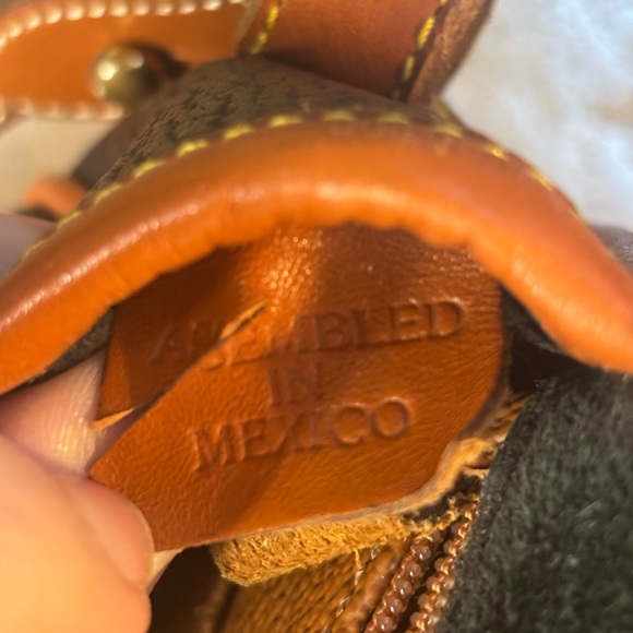 Dooney & Bourke Vintage Over & Under Tack Equestrian Saddle Bag - Picture 4 of 6